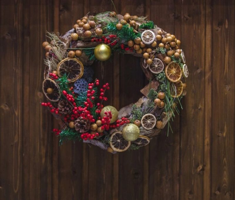 Decorating Ideas to Make Your Home Sparkle this Holiday Season with Artificial Christmas Wreaths and Garlands